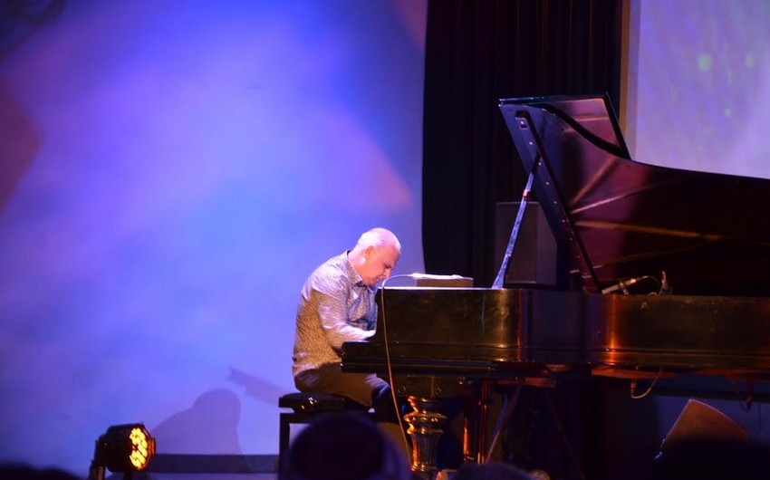 Salman Qəmbərov Macarıstanda Budapeşt Jazz Clubda konsert verib