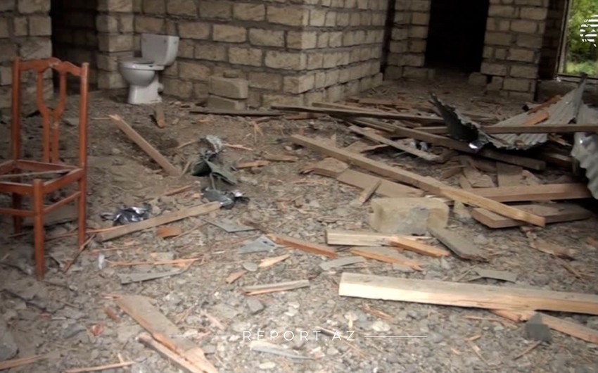 Репортаж из разрушенного армянским снарядом дома в Агджабеди