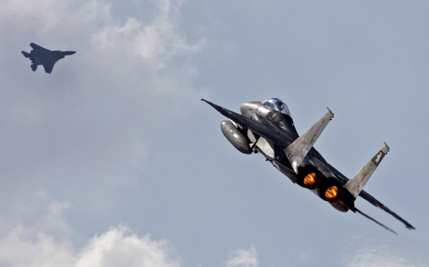 Израильские истребители атаковали два военных объекта ХАМАС в Газе