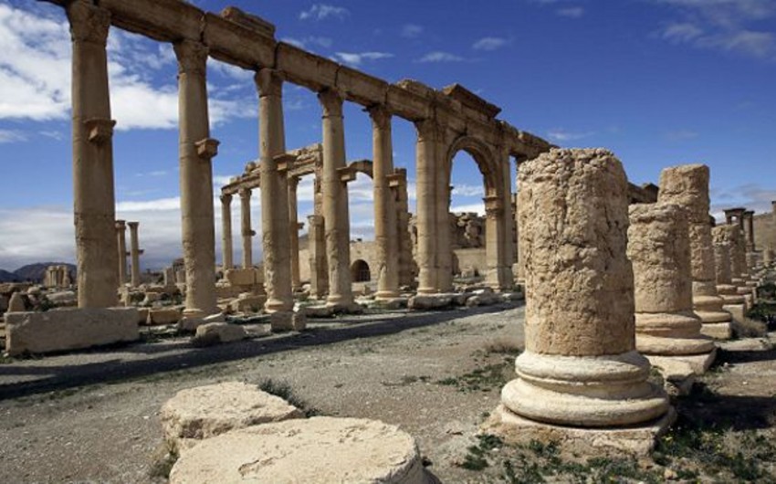 Palmyra's Baalshamin temple 'blown up by IS'