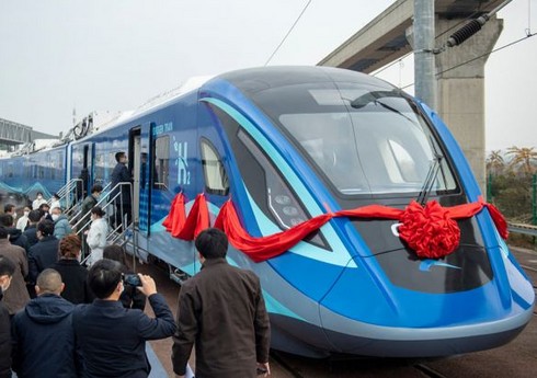 Китай запустил первый в мире экологичный пассажирский поезд