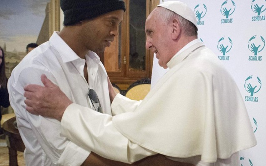 Ronaldinho meets Pope to discuss charity football match