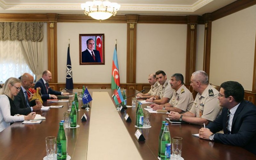 Закир Гасанов встретился со специальным представителем генерального секретаря НАТО