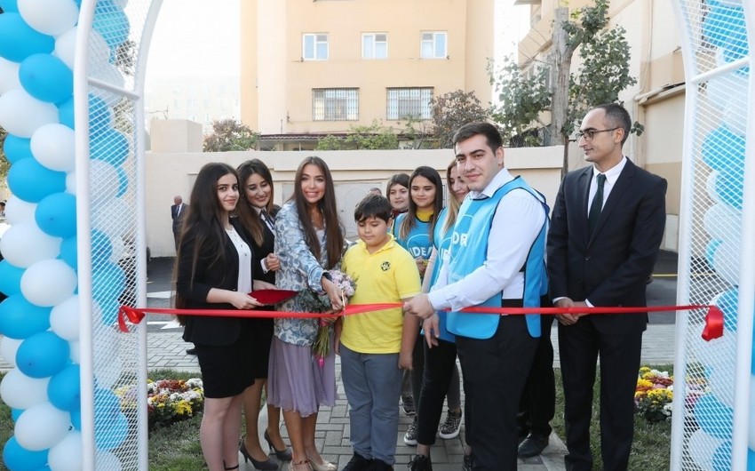 В Баку в рамках проекта Наш двор благоустроен и передан в пользование жителей очередной двор - ФОТО