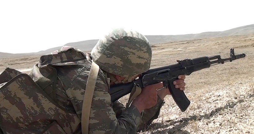 Azərbaycan Ordusunun ümumqoşun poliqonunda döyüş atışlı taktiki təlim keçirilib 