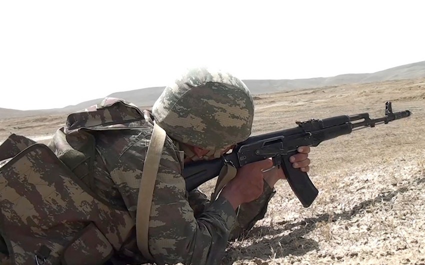 Azərbaycan Ordusunun ümumqoşun poliqonunda döyüş atışlı taktiki təlim keçirilib 