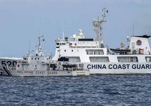 Корабли береговой охраны КНР и Филиппин вступили в столкновение в Южно-Китайском море