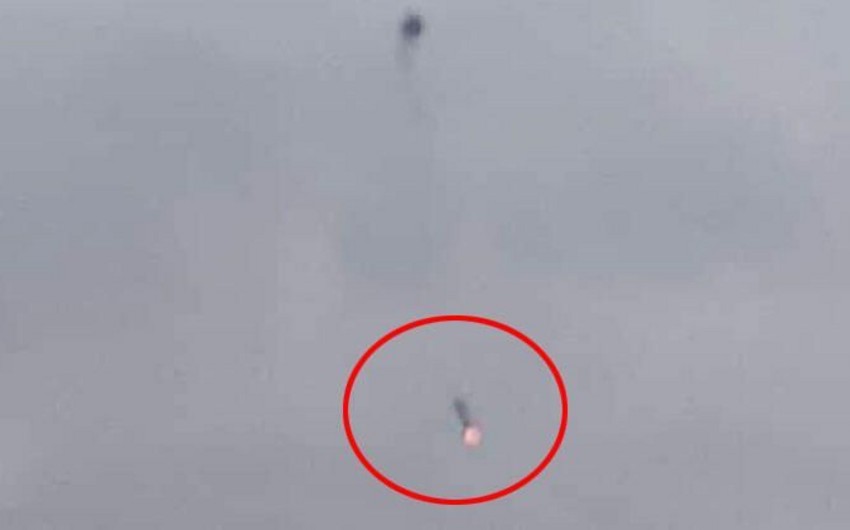 Suriyada helikopter vuruldu - VİDEO