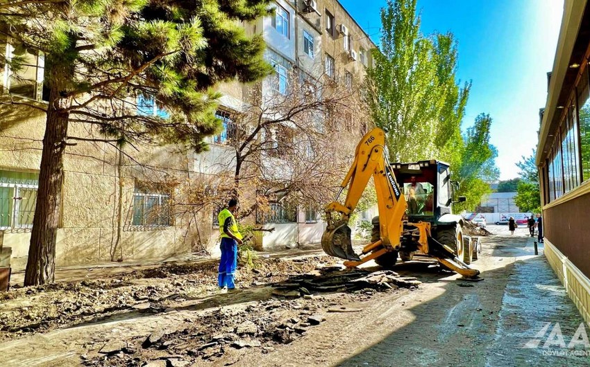 В Баку ремонтируется улица Гёюша Гараева
