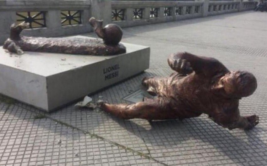 Lionel Messi's statue in Buenos Aires destroyed - PHOTO