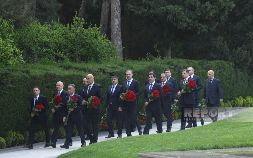 State and government officials commemorate Great Leader Heydar Aliyev - PHOTOS