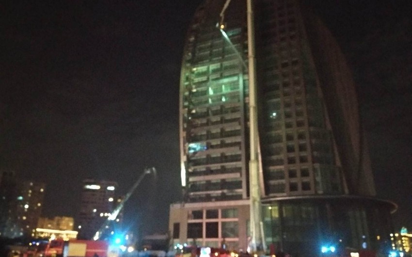 Вновь вспыхнувший пожар в многоэтажном здании на улице Юсифа Сеферова потушен - ОБНОВЛЕНО - ФОТО