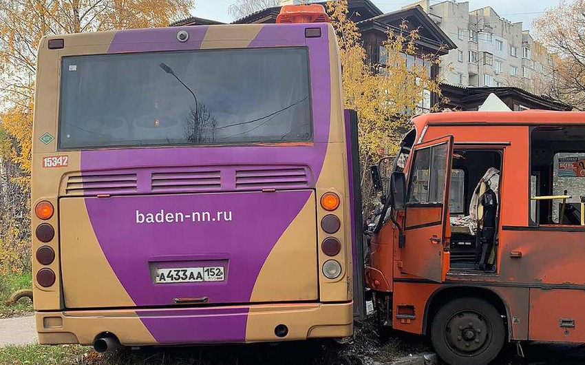 Rusiyada yük avtomobili iki avtobusla toqquşub, onlarla insan xəsarət alıb