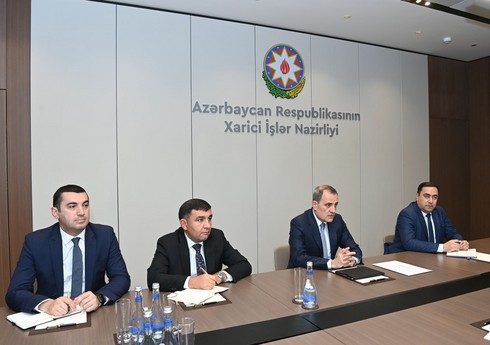 Джейхун Байрамов проинформировал посла России о перевозке мин из Армении в Азербайджан