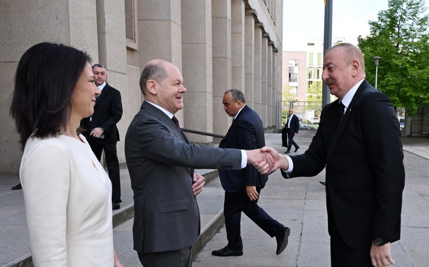 Президент Ильхам Алиев был встречен в Берлине с большим воодушевлением