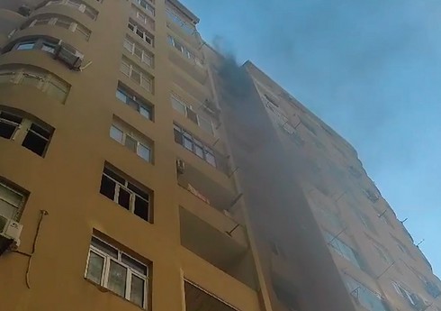 В Хырдалане из-за пожара эвакуированы жители многоквартирного дома