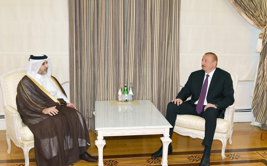 Президент Ильхам Алиев принял министра муниципалитетов и окружающей среды Катара