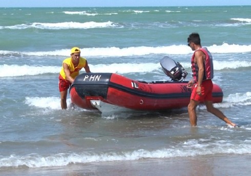 На пляже спасли 7 утопающих