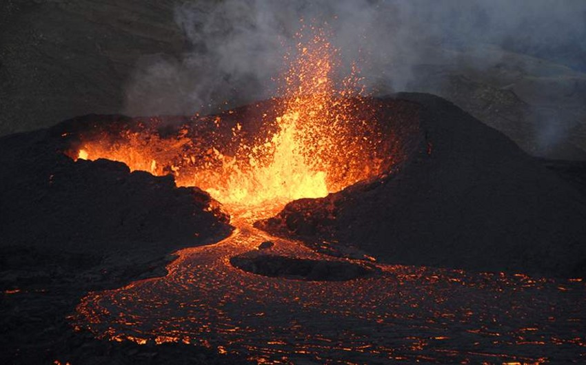 Iceland declares state of emergency, evacuates residents over threat of ...