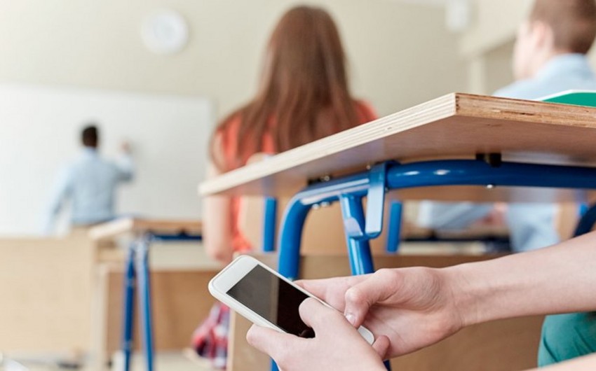 В Новой Зеландии запретят мобильные телефоны в школах