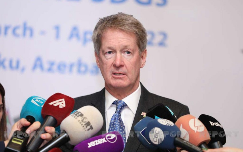 UK ambassador congratulates Azerbaijani journalists