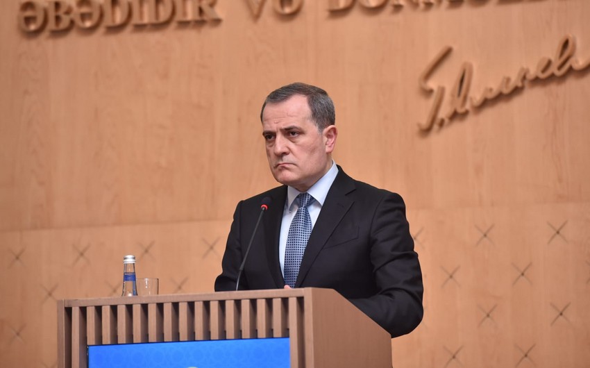Глава МИД Азербайджана и комиссар ЕС обсудили вопрос разминирования освобожденных земель