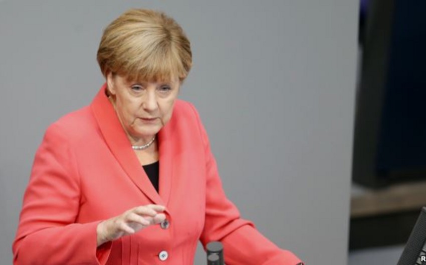 Angela Merkel miqrantlarla bağlı əldə olunan razılıqdan məmnundur