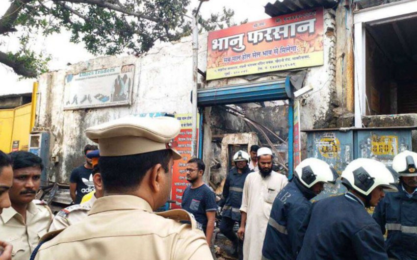 12 killed after fire erupts at shop in Mumbai
