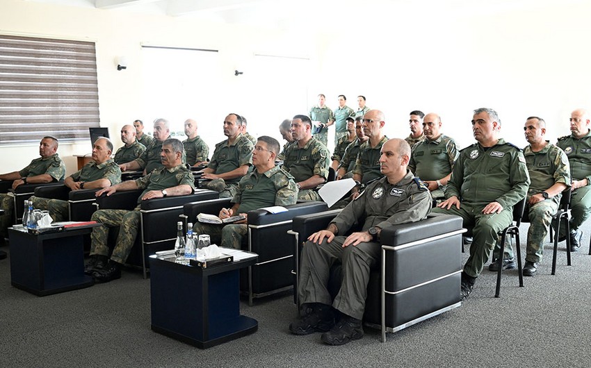 В азербайджанской армии проводятся тактико-специальные учения