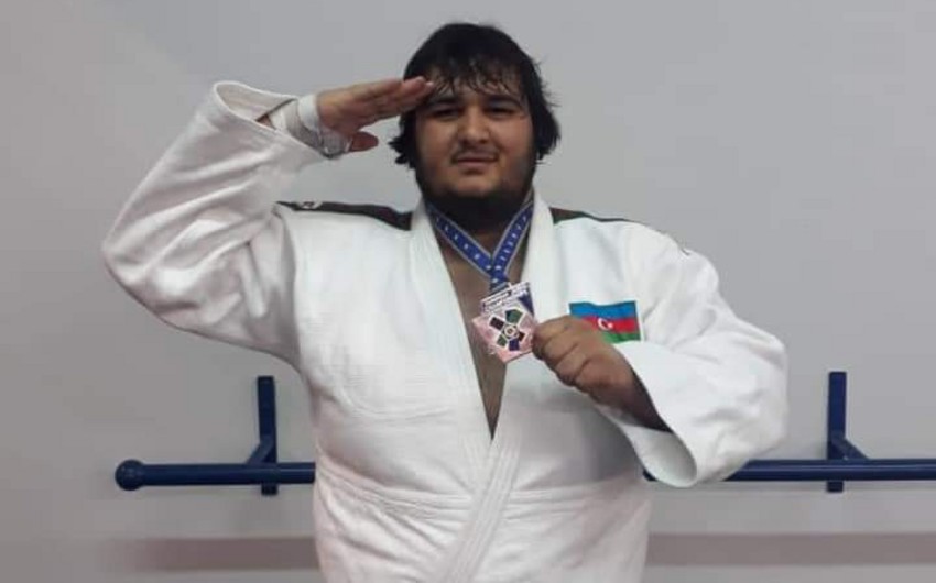 Camal Feyziyev qitə birinciliyində bürünc medal qazanıb