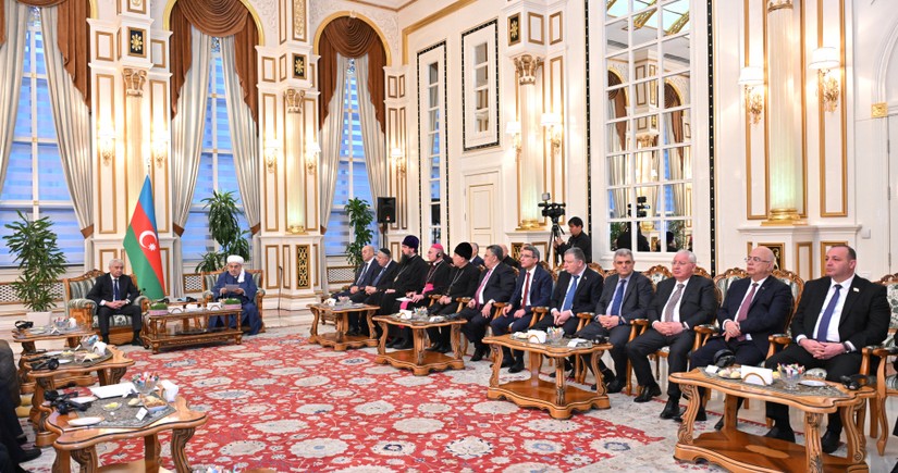 Şeyxülislam Allahşükür Paşazadə Ramazan ayı münasibətilə iftar mərasimi təşkil edib