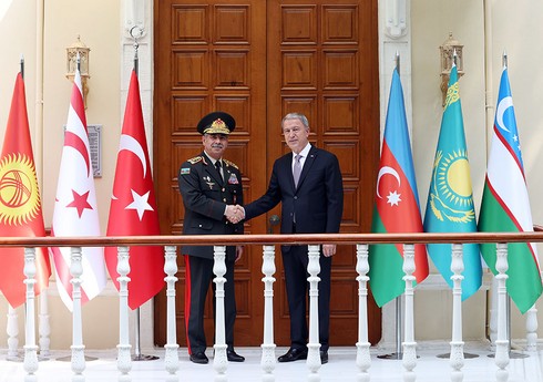 Закир Гасанов посетил национальный оборонный университет Турции