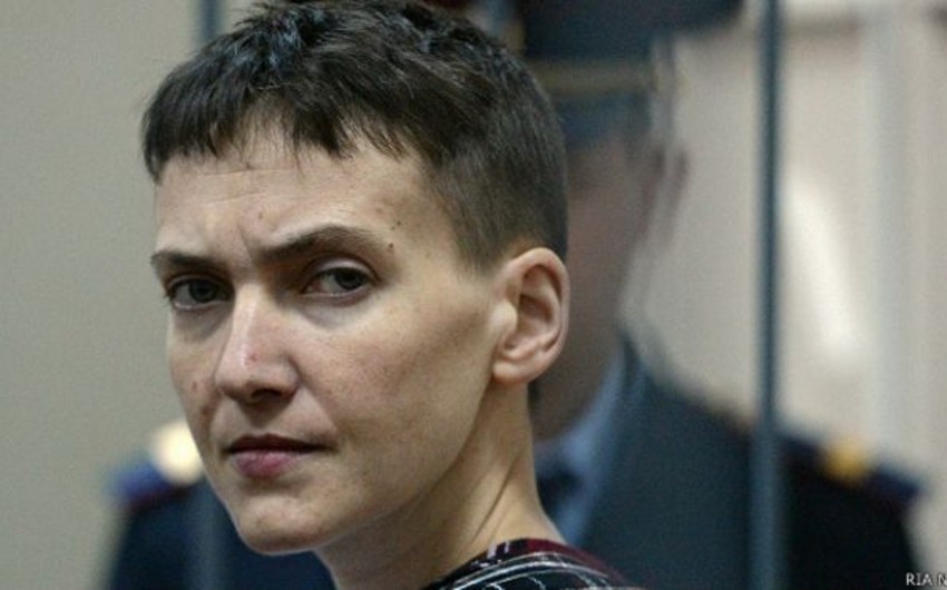 Украинского пилота доставили в Донецкий суд на оглашение приговора