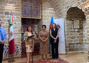 В Баку состоялось открытие выставки Паскуала Корона