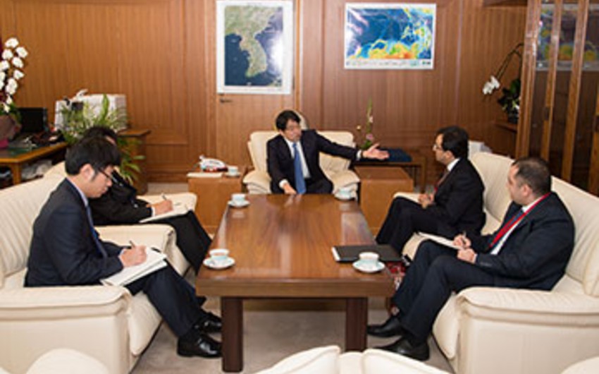 Посол Азербайджана обсудил с министром обороны Японии вопросы развития сотрудничества