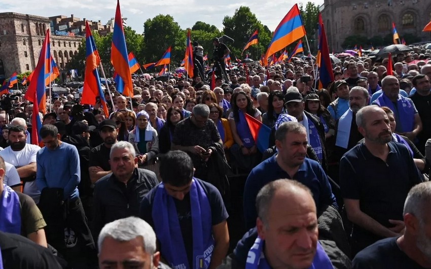 Rally taking place near residence of Armenian president