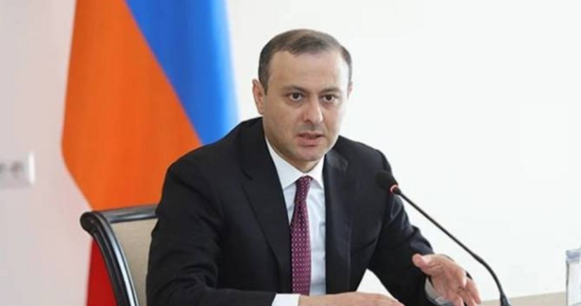 Глава Совбеза Армении отправится в Катар