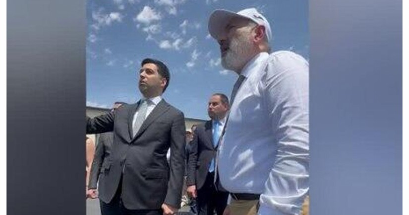 Pashinyan visits checkpoint on Armenian-Turkish border