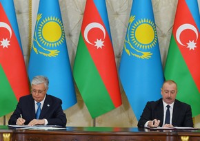 Azerbaijan, Kazakhstan sign documents