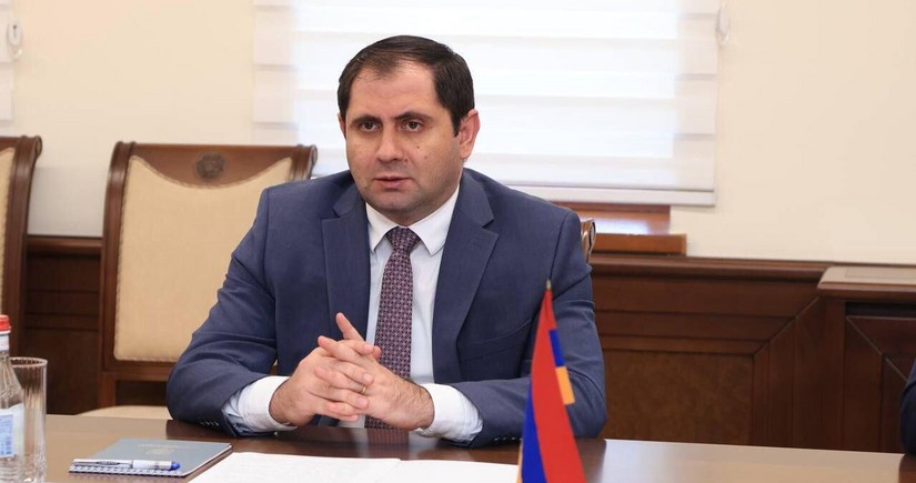 Armenian Defense Minister embarks on visit to France