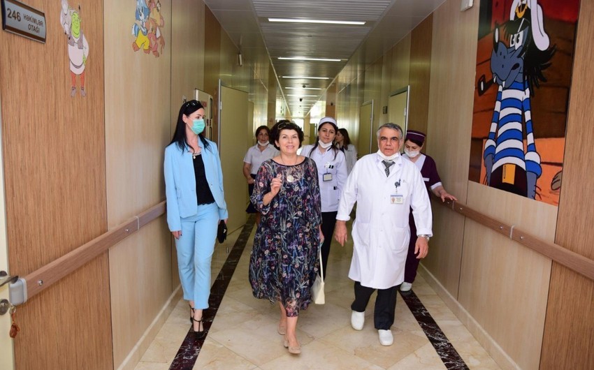 Супруга посла Украины в Азербайджане посетила Национальный центр онкологии