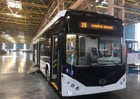 Azərbaycanda ilk dəfə elektrobus və taxılyığan kombayn istehsal olunub