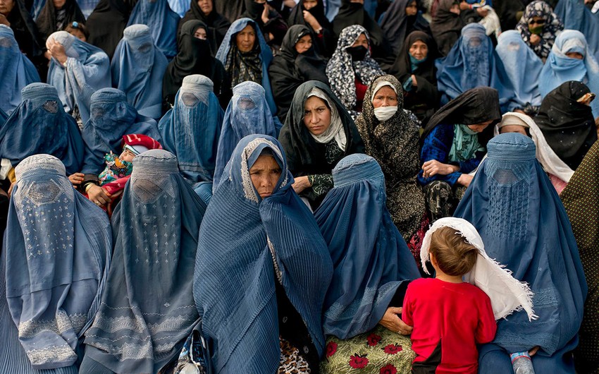 Талибы обещают соблюдать права женщин и не лишать их возможности работать