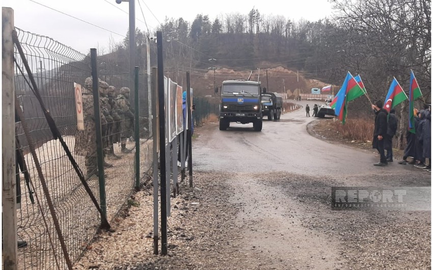 Vehicle belonging to Russian peacekeepers passes unhindered on Khankandi-Lachin road
