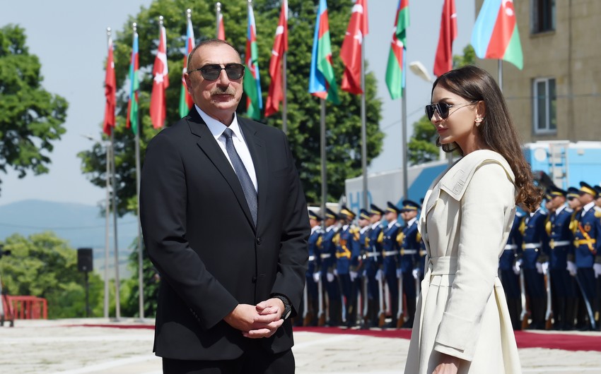 President Ilham Aliyev and First Lady Mehriban Aliyeva congratulate Turkish athlete who won gold medal at European Championships in Yerevan