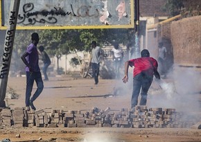 Число погибших на протестах в Судане достигло 42 человек