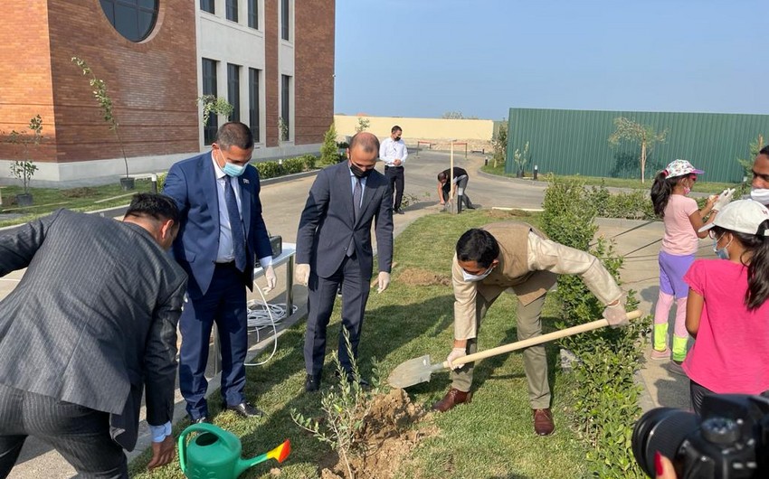 Baku hosts tree planting event to celebrate 75th Independence Day of India