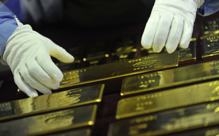 Gold prices jump 1% on weaker US dollar