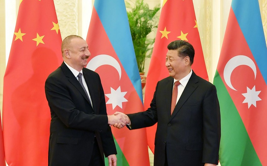 Си Цзиньпин поздравил президента Ильхама Алиева