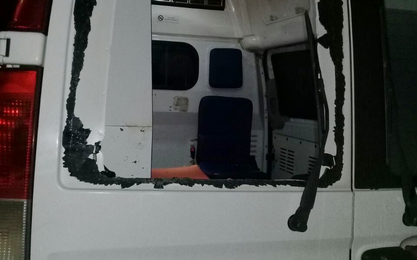 Сотрудники скорой помощи, прибывшие на место происшествия в Самухе, подверглись нападению, люди попытались перевернуть их машину - ОБНОВЛЕНО